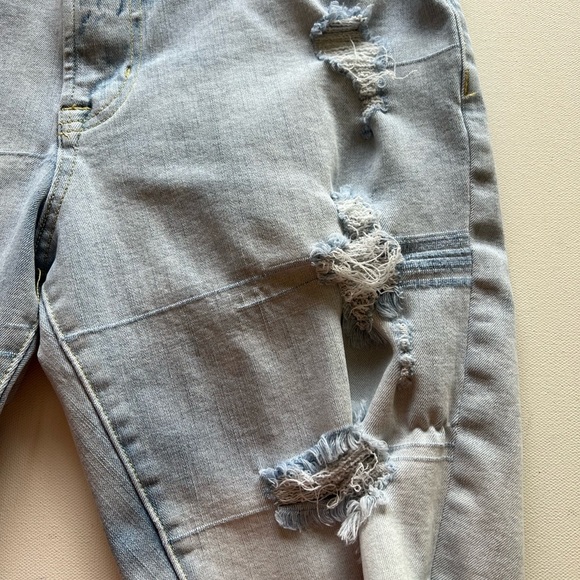 American Eagle Men's Extreme Flex 4 Light-wash Distressed Denim Shorts Size 32 - Picture 3 of 9